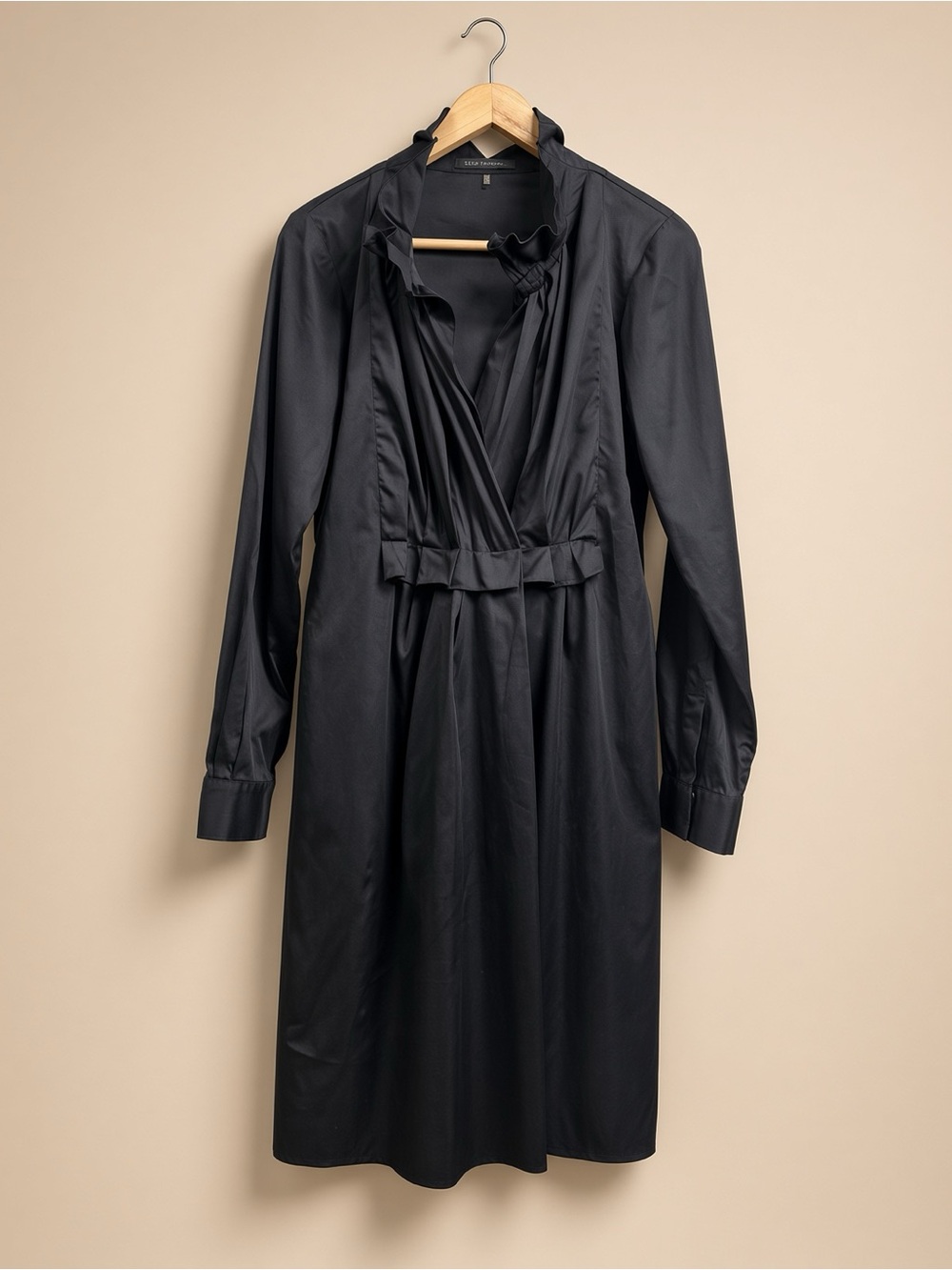 Elie Tahari Black Long Sleeve Pleated Waist Dress